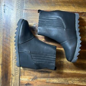 Blowfish Malibu Black Layten Vegan Leather Chelsea Booties